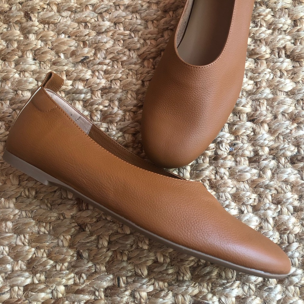 New: Everlane The Day Glove. Caramel. Made in Italy. Size 6.5